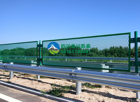 公路護(hù)欄網(wǎng)