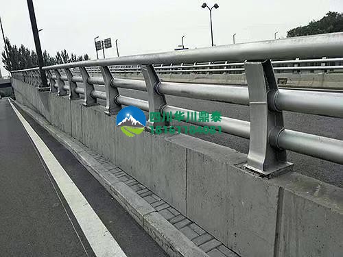 橋梁防撞護(hù)欄價(jià)格
